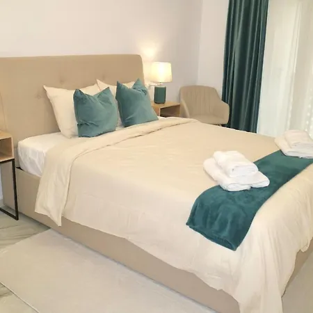 Fuengirola- Boliches Апартаменты *